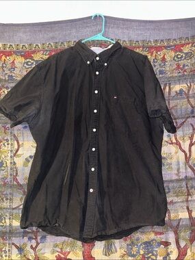 Tommy Hilfiger Black Short-Sleeve Button-Down Shirt with Chest Logo